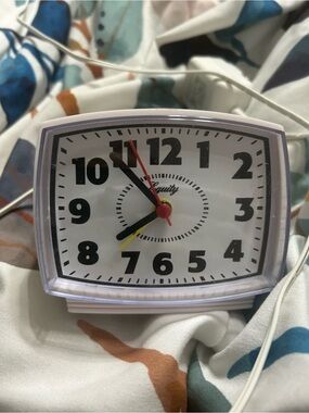 Equity by La Crosse 33100 Electric Analog Alarm Clock